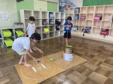 西①